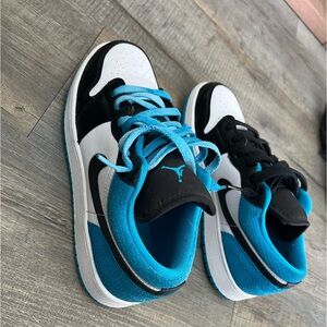 Jordan 1 low’s  7youth(6.5 women)